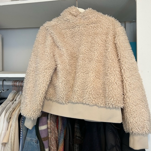ZARA Cream Fuzzy Zip Up Jacket - Picture 4 of 4